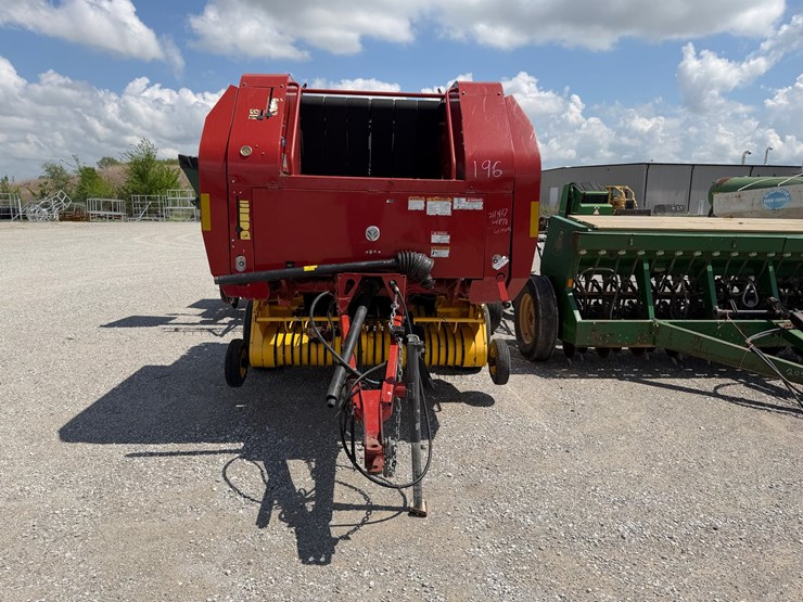 2014-new-holland-br7060-image-2
