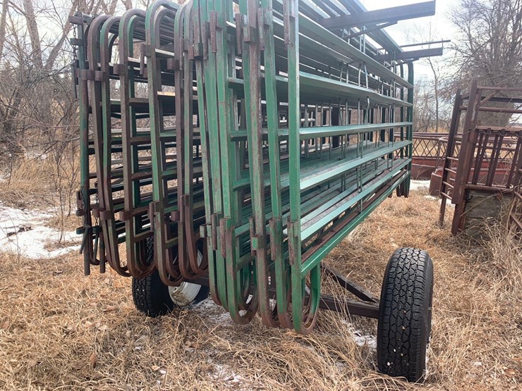 corral-panels-on-transport-image-5