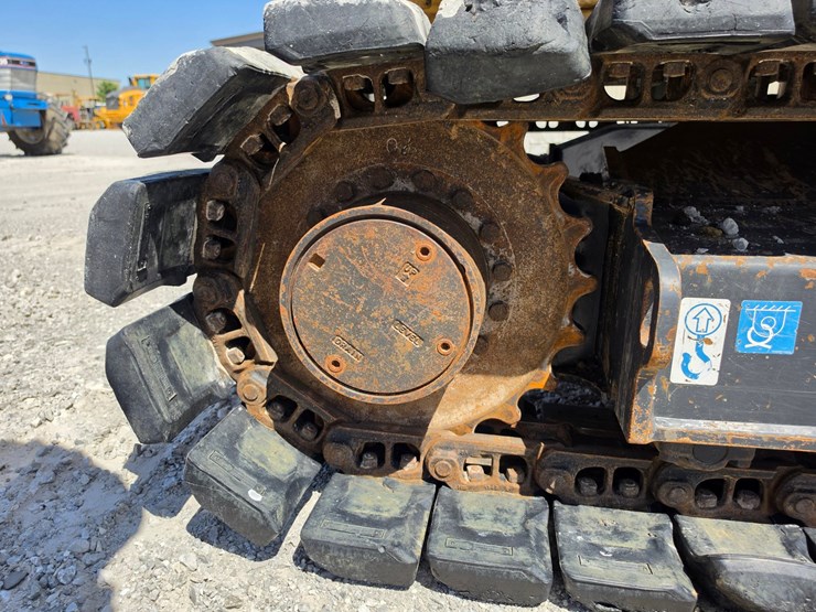 2018-deere-85g-image-11