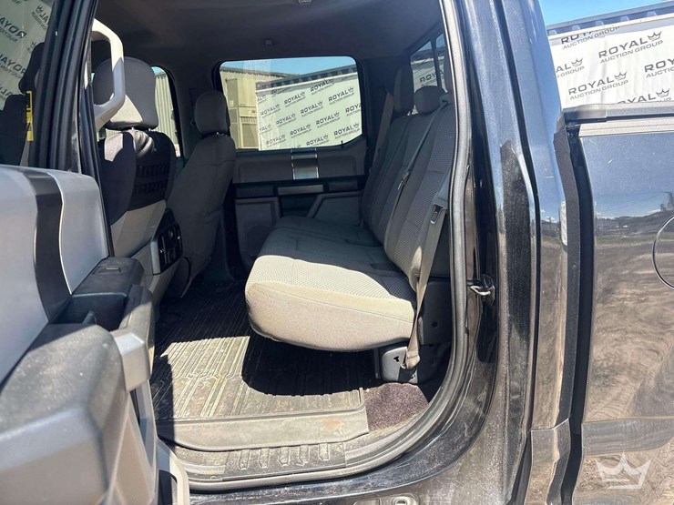 2017-ford-f150-image-15