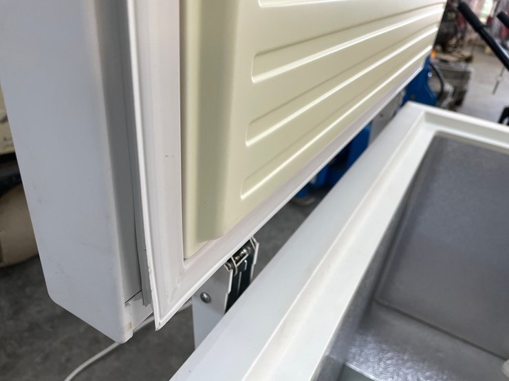 #6720-•-amana-chest-freezer-image-12