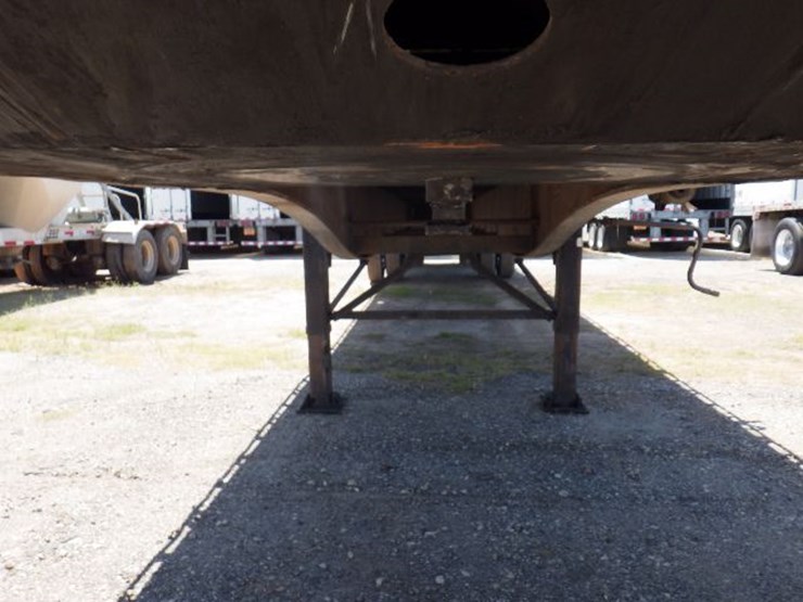 2011-utility-flatbed-image-3