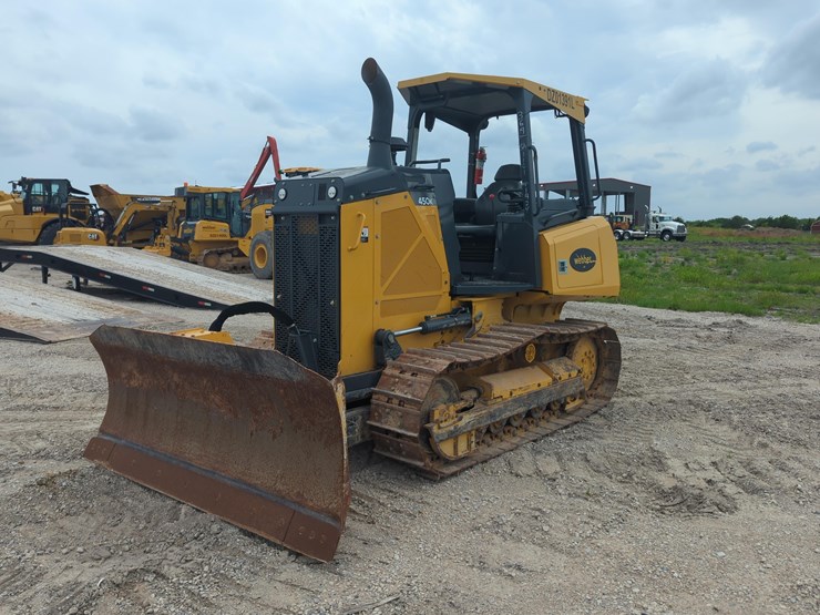2022-deere-450-lt-image-2