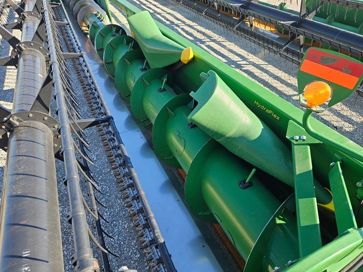 2010-john-deere-635f-image-3