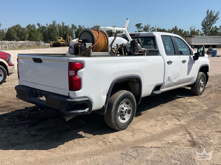 2020-chevrolet-silverado-2500-image-3