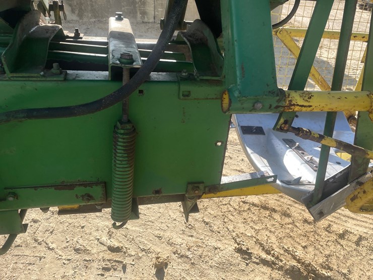 john-deere-337-image-27