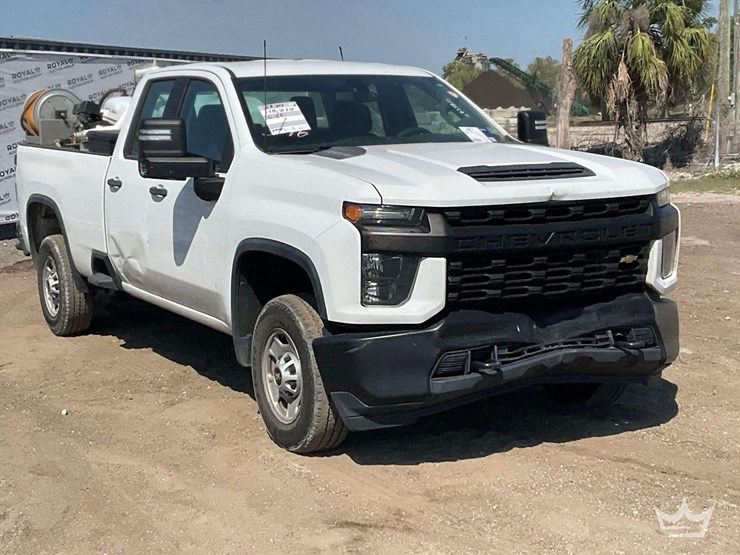 2020-chevrolet-silverado-2500-image-2