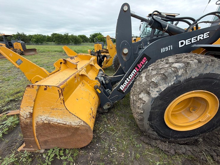 2023-deere-644p-image-11