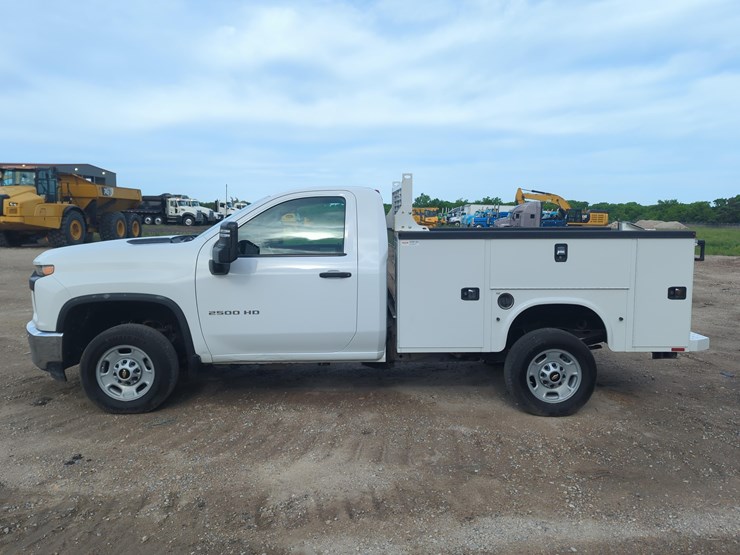 2023-chevrolet-2500-image-1