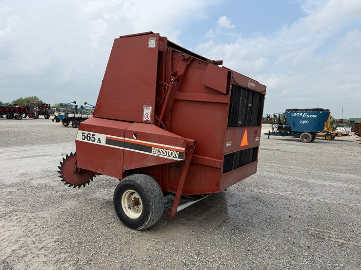 hesston-565a-image-6