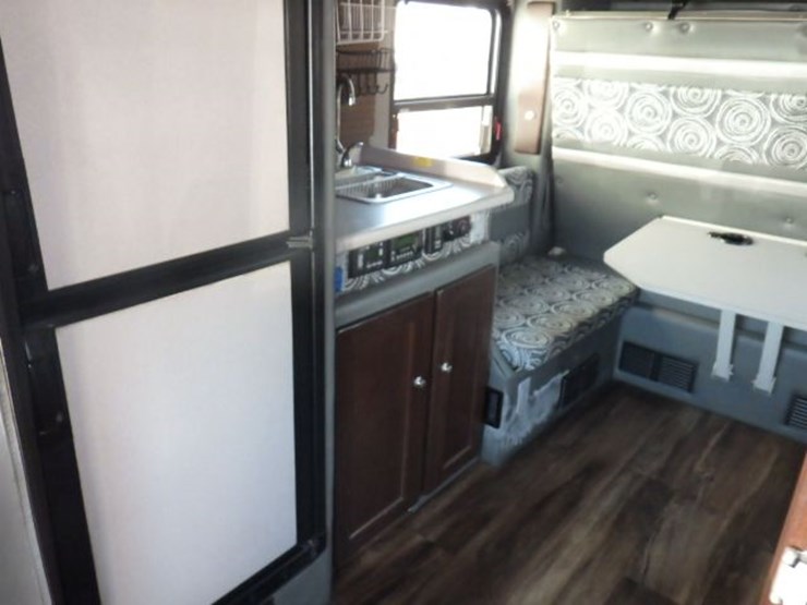 2018-peterbilt-579-image-22