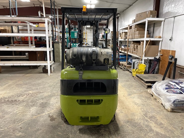 #302-•-clark-4,000lb-propane-forklift-image-5