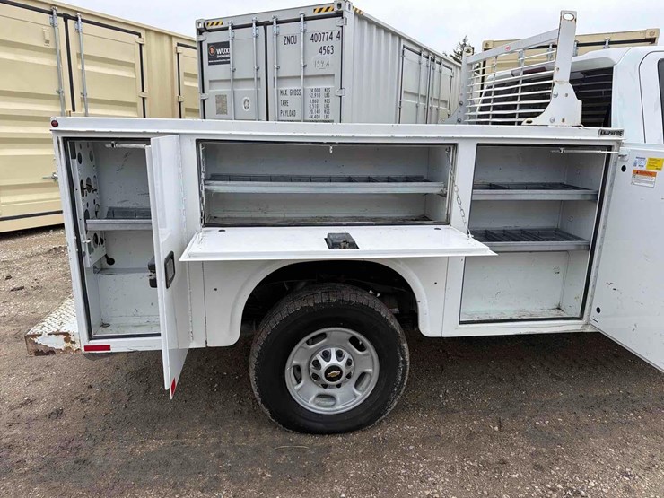 2023-chevrolet-2500-image-9