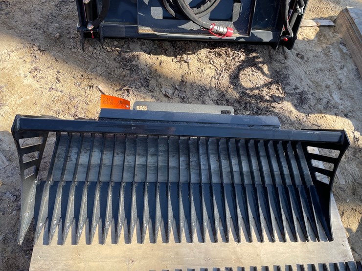 #2316-•-new-wolverine-42"-mini-skid-steer-skelton-bucket-image-7