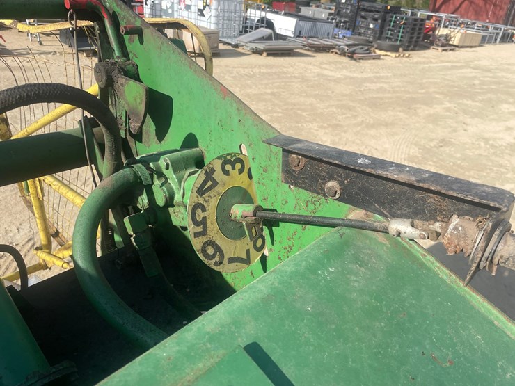 john-deere-337-image-19