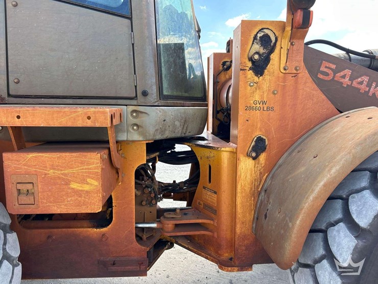 2013-deere-544k-image-22
