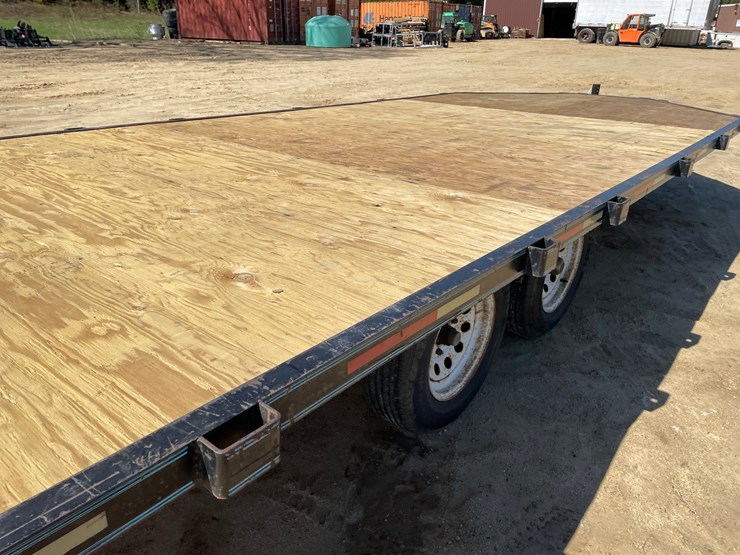 #2011-•-4-place-22'-snowmobile-trailer-(no-title)-image-18