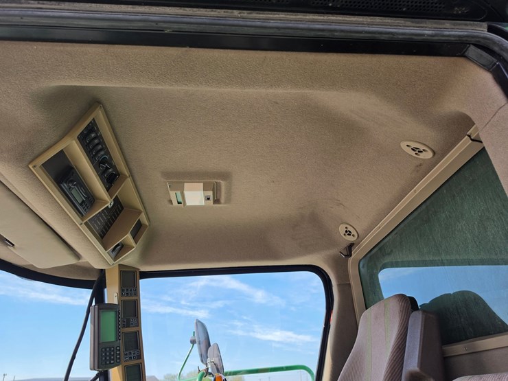 2006-john-deere-9560-sts-image-7
