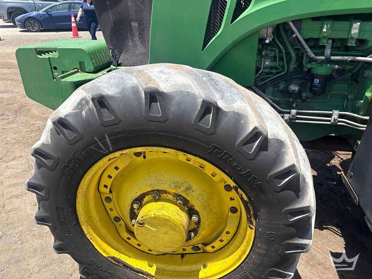 2016-john-deere-6135e-image-31