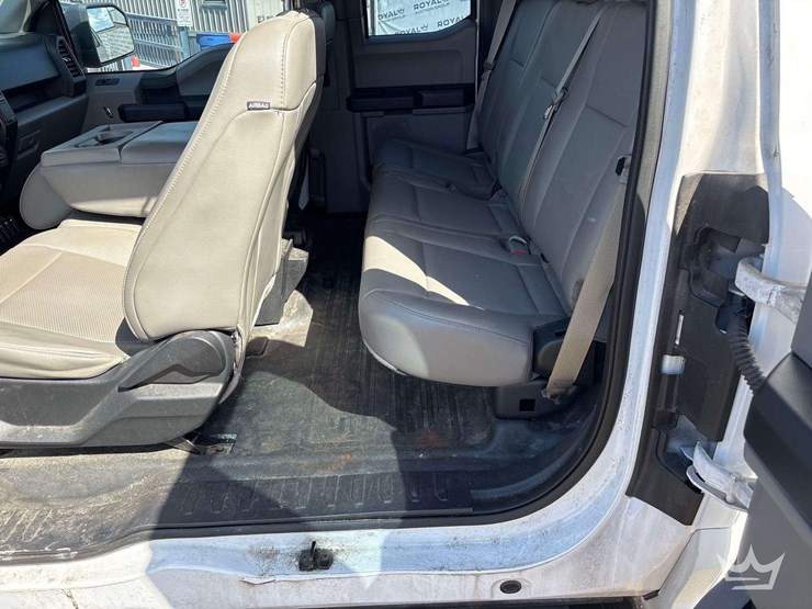 2017-ford-f150-image-19