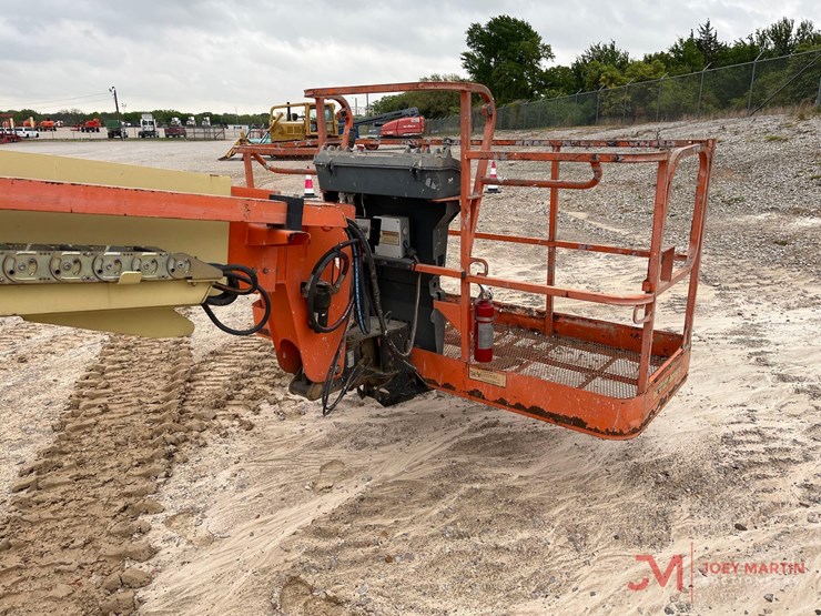 2018-jlg-600s-image-7
