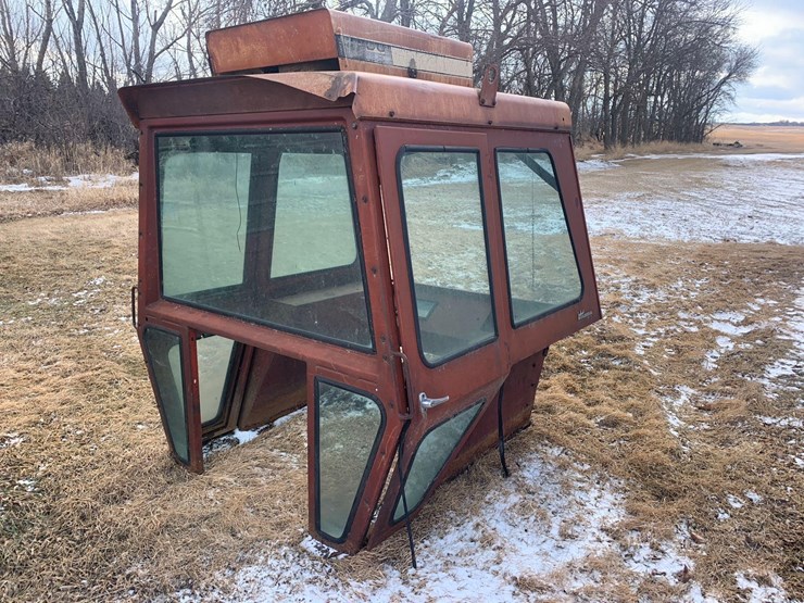 international-66-series-truck-cab-image-1