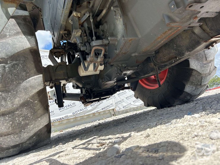 2014-kubota-m9960-image-16