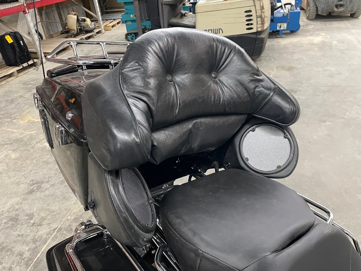 #210-•-2001-harley-davidson-ultra-classic-motorcycle-(has-wi-title)-image-28