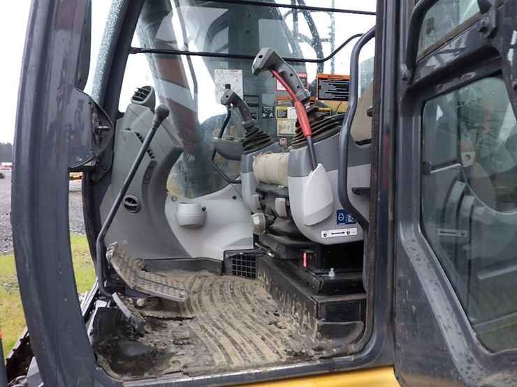 deere-135g-image-31
