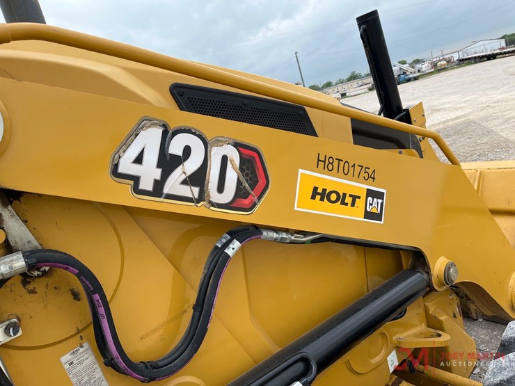 2021-caterpillar-420-image-14