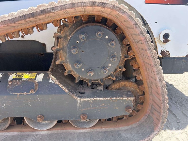 2016-bobcat-t650-image-19
