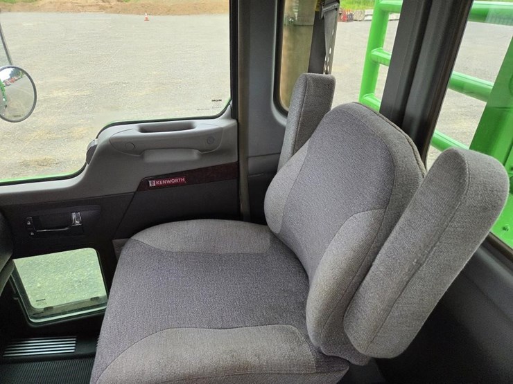 2015-kenworth-t800-image-13