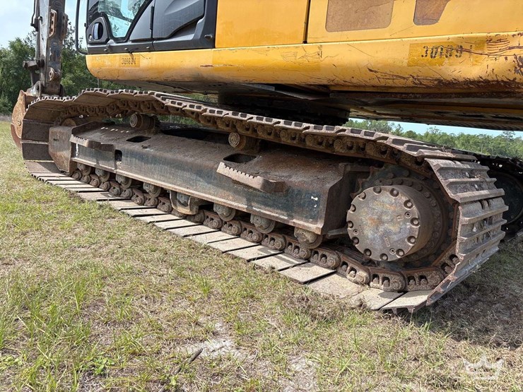 2017-deere-210g-image-35