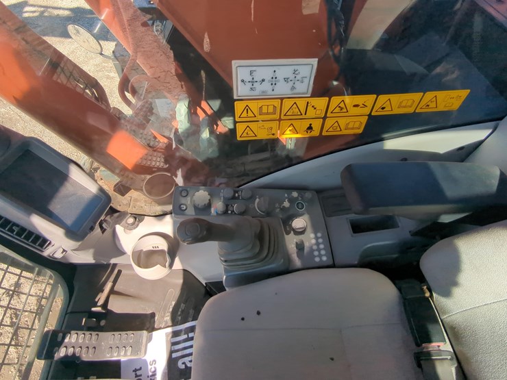 2019-hitachi-zx135us-6-image-19