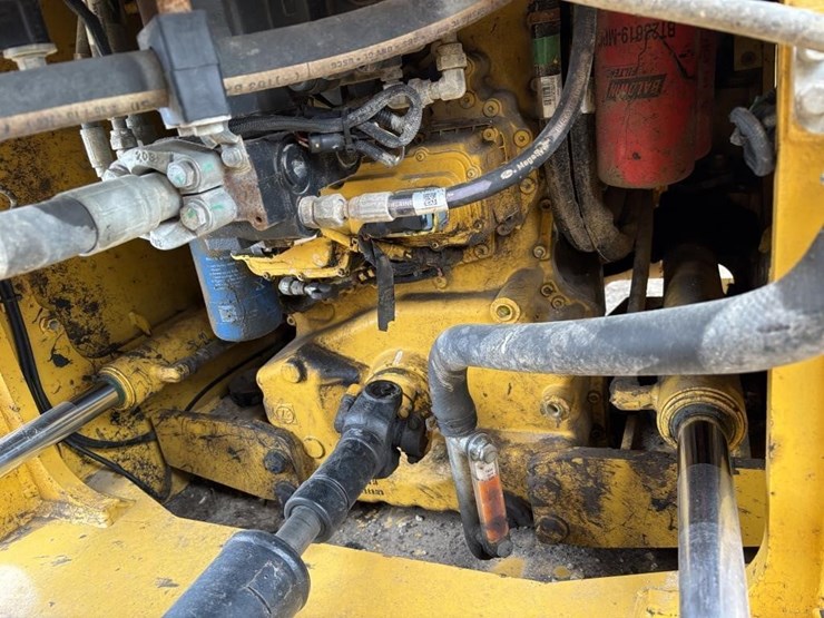 2023-john-deere-544-image-23