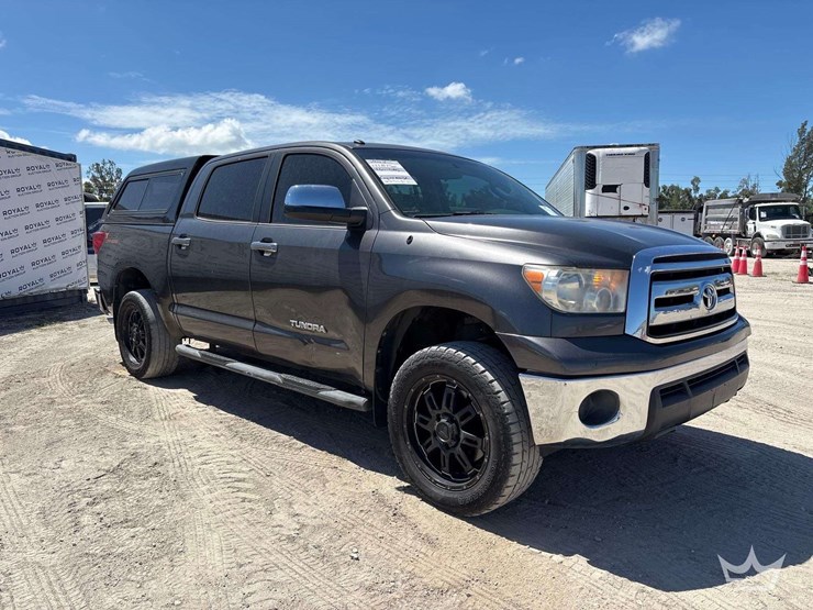 2013-toyota-tundra-image-2