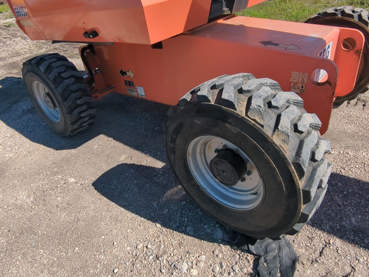 2017-jlg-660sj-image-10