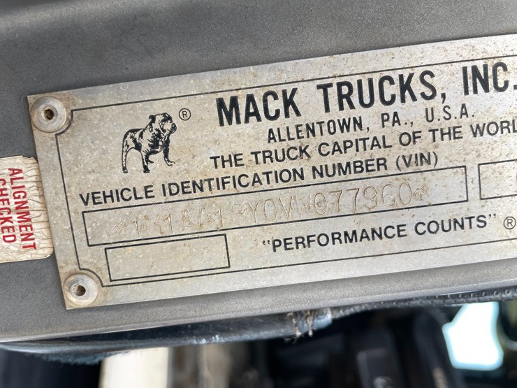 #102-•-1997-mack-ch600-semi-(has-wi-title)-image-120