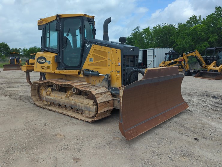 2022-deere-700l-xlt-image-3