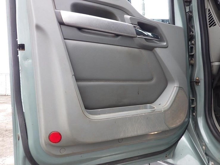 2019-kenworth-t880-image-84