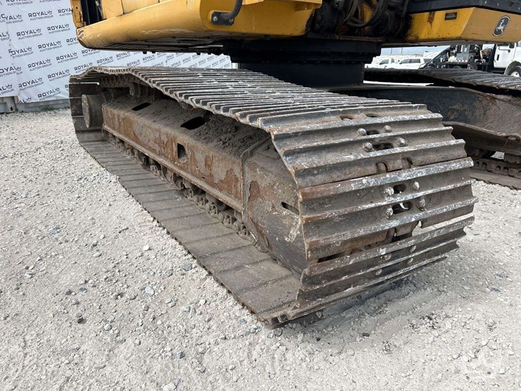 2016-deere-250g-lc-image-36