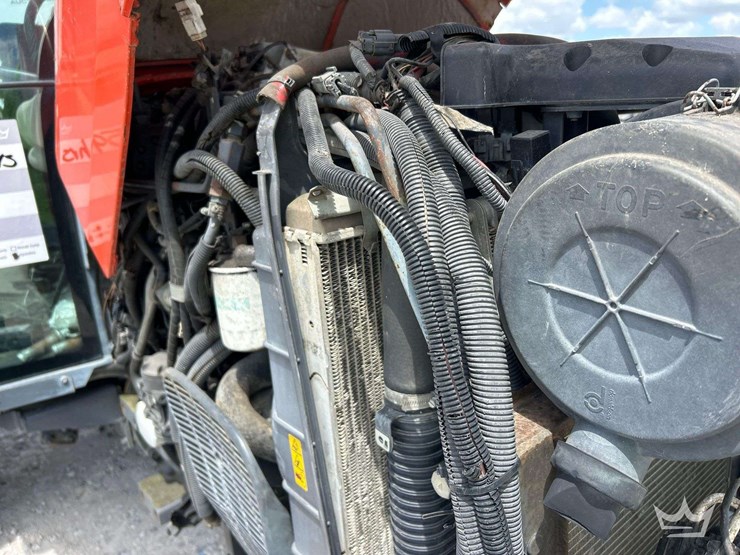 2014-kubota-m9960-image-5