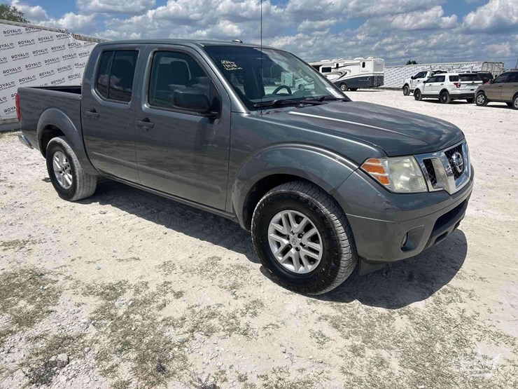 2016-nissan-frontier-image-2