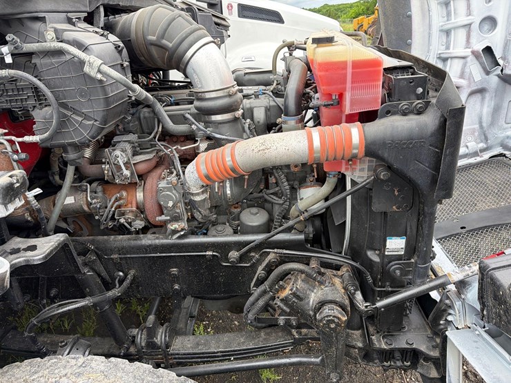 2016-kenworth-t880-image-18