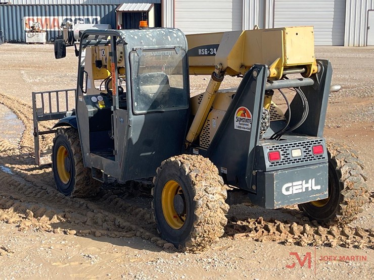 gehl-r56-34-telehandler-image-4
