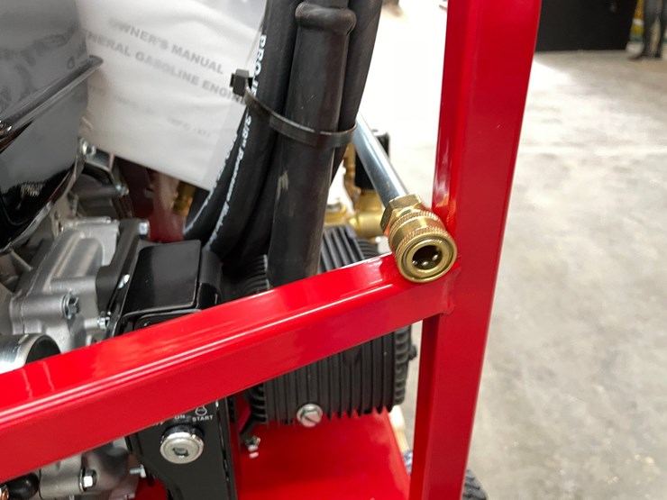 #2295-•-new-magnum-4000-hot-water-pressure-washer-image-16