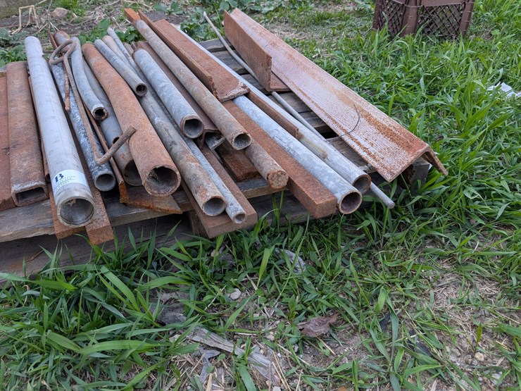 #5497-•-pallet-of-welding-stock-image-3