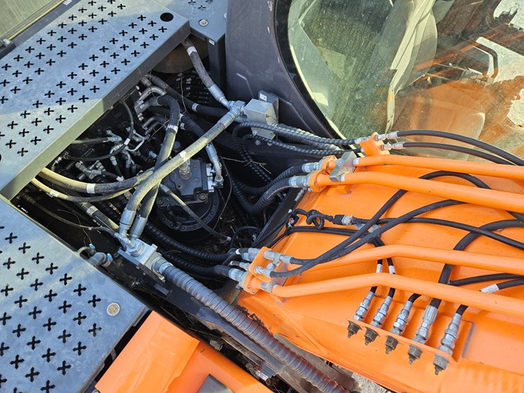 2022-doosan-dx225-lc-image-24