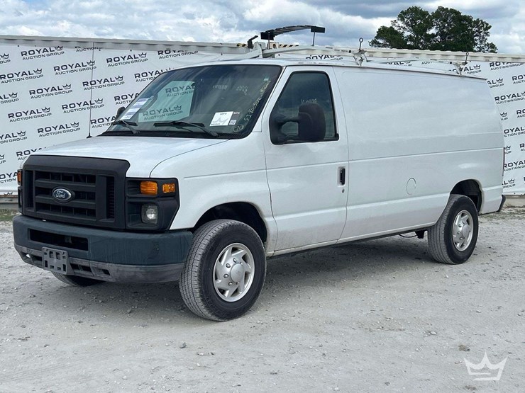 2011-ford-cargo-image-1