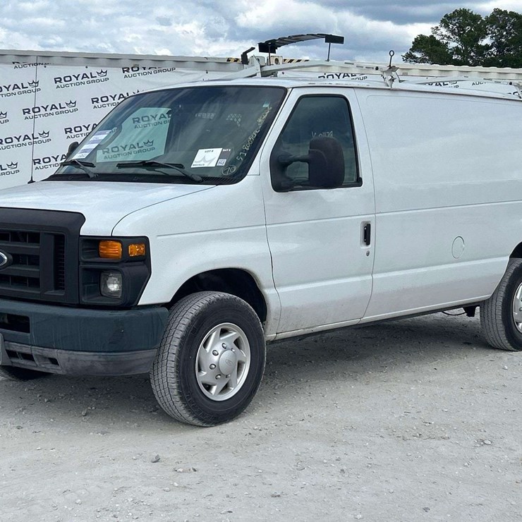 2011 FORD CARGO